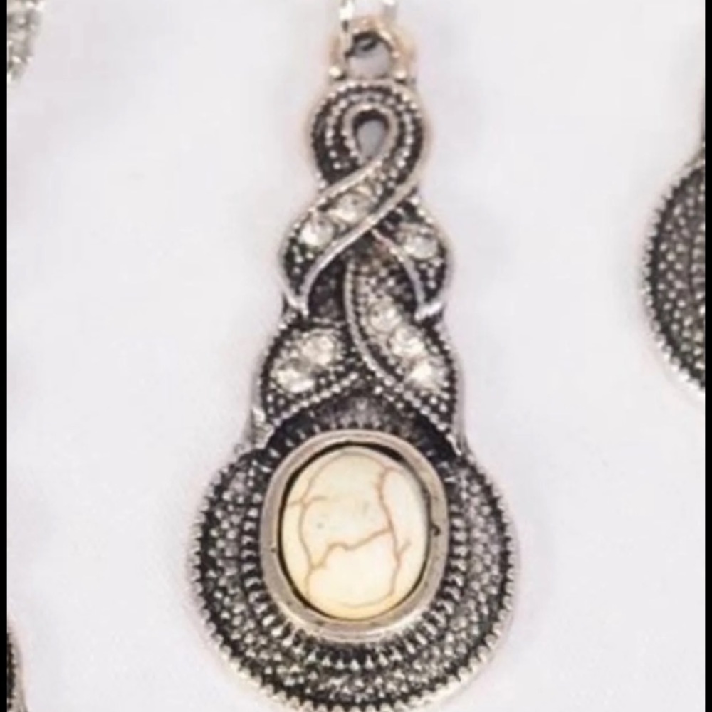 🆕Necklace - Picture 2 of 3